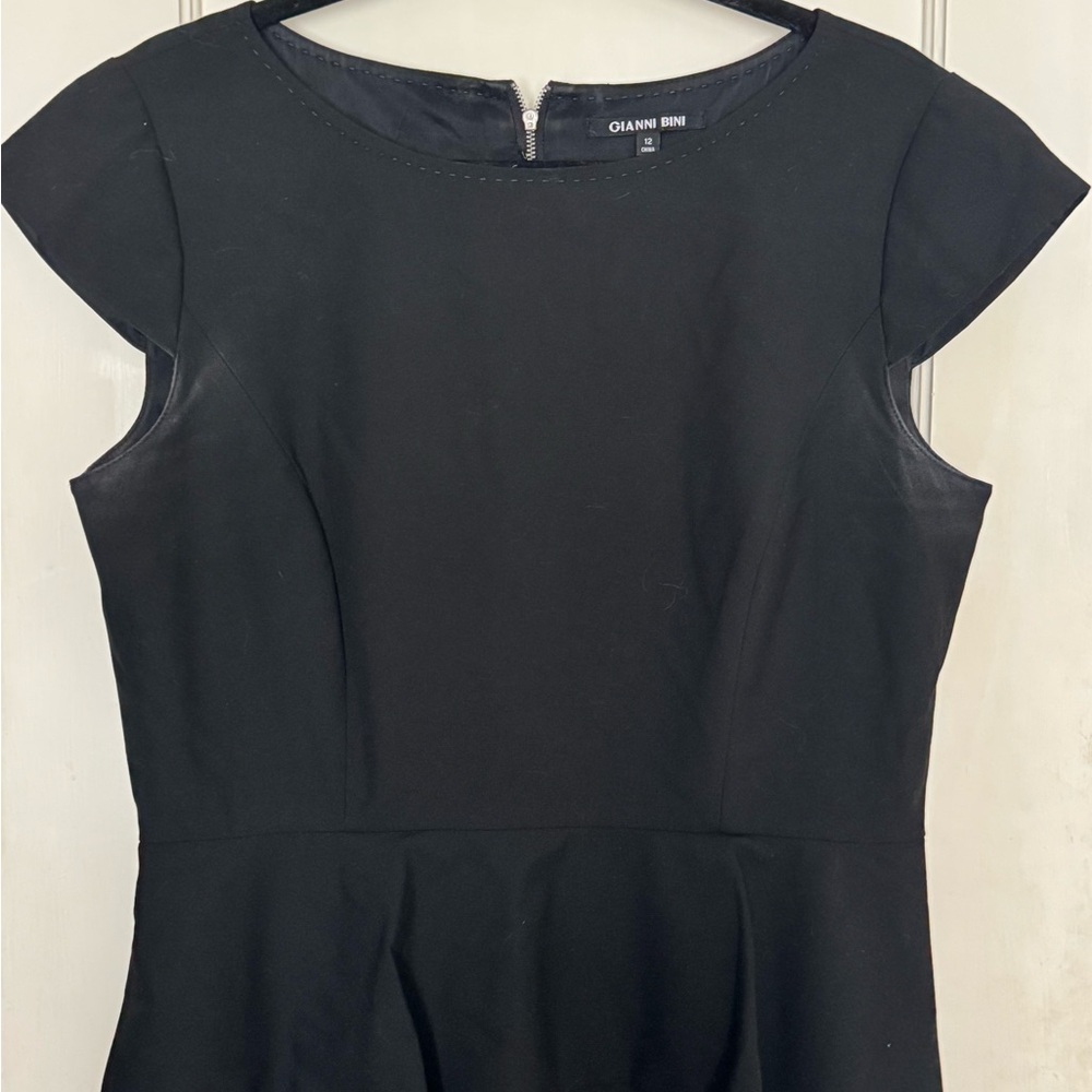 Gianni Bini Black Peplum Cap Sleeve Dress - Picture 2 of 6